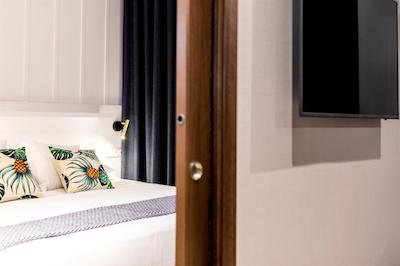 رامیرز فلاتز اند بار