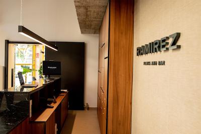 رامیرز فلاتز اند بار