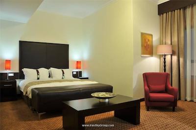 هالیدی این سندتون