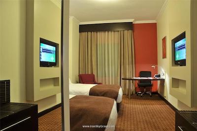 هالیدی این سندتون