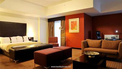 هالیدی این سندتون