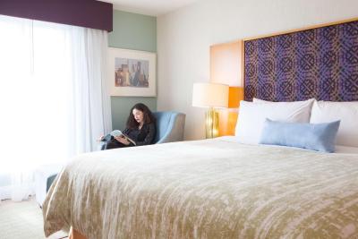 بست وسترن پرمیر ترنتو آیرپرت کارلینگویو هتل