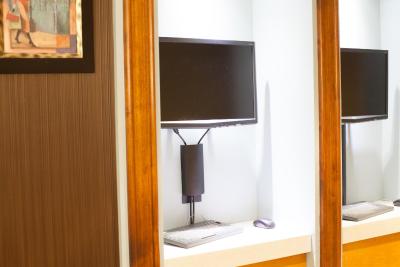 بست وسترن پرمیر ترنتو آیرپرت کارلینگویو هتل