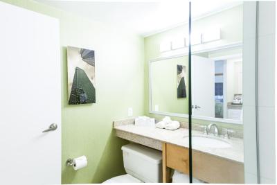 بست وسترن پرمیر ترنتو آیرپرت کارلینگویو هتل