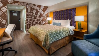 بست وسترن پرمیر ترنتو آیرپرت کارلینگویو هتل