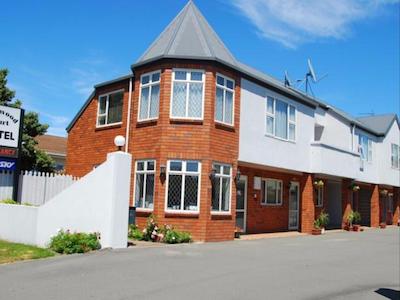 رسوود کورت متل