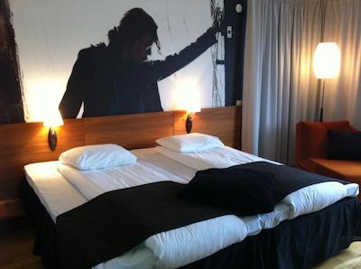 کمفرت هتل اسکیلستونا