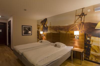 کمفرت هتل اسکیلستونا