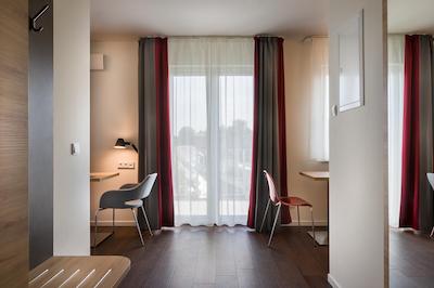 نووم هتل ایست اپارتمنتز