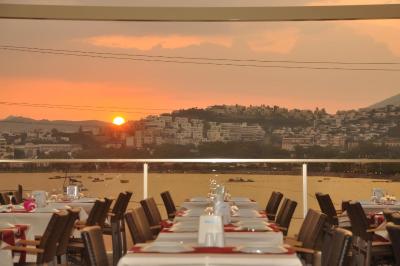 ترپیکانا بیچ هتل