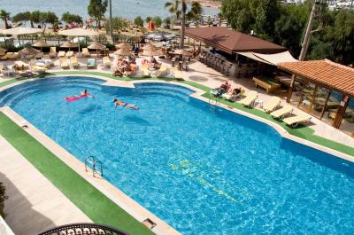 ترپیکانا بیچ هتل