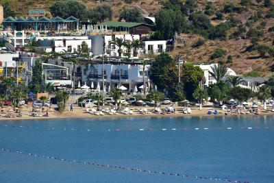 ترپیکانا بیچ هتل