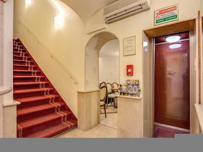 هتل سان سیلوسترو