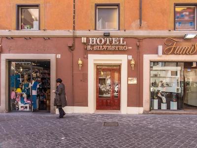 هتل سان سیلوسترو