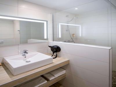 هتل مرکور منتپلیر سنتر کمدی