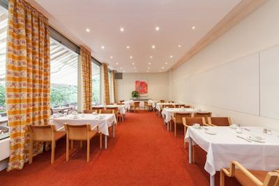 نووم هتل برمر هاوز