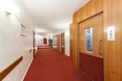 نووم هتل برمر هاوز