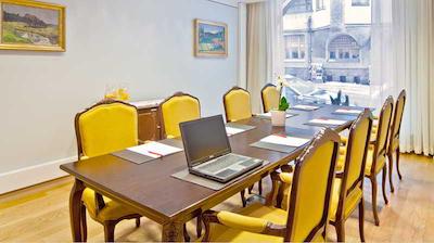 رادیسن بلو آلکسانتری هتل