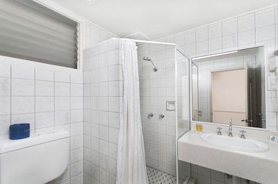 کمفرت این کیرنز سیتی