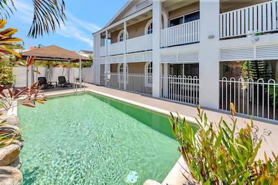 کمفرت این کیرنز سیتی