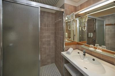 ساندیک اتریوم