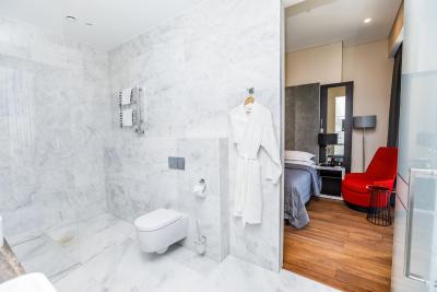 هتل دایمند اپارتمنتس