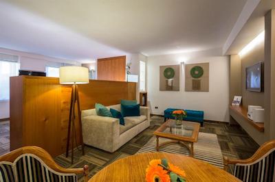 بست وسترن مارینا دل ری