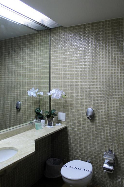 هتل ناشننال این بلو هریزنت