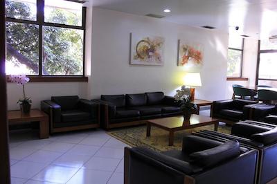 هتل ناشننال این بلو هریزنت