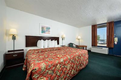 هتل ناشننال این بلو هریزنت