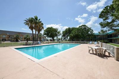 هتل ناشننال این بلو هریزنت