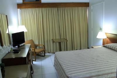 هتل ناشننال این بلو هریزنت