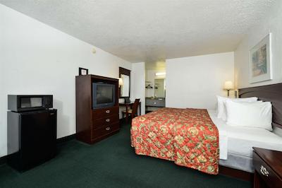 هتل ناشننال این بلو هریزنت