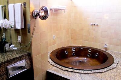 هتل ناشننال این بلو هریزنت