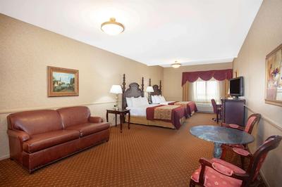 ازور هتل اند سویتز اُنتاری ا ترادمارک کالکشن هتل