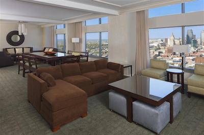 شراتون کانساز سیتی هتل ات کرون سنتر