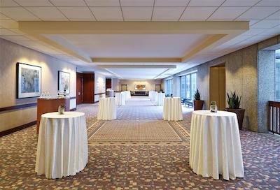 شراتون کانساز سیتی هتل ات کرون سنتر