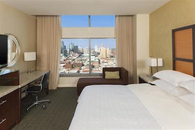 شراتون کانساز سیتی هتل ات کرون سنتر