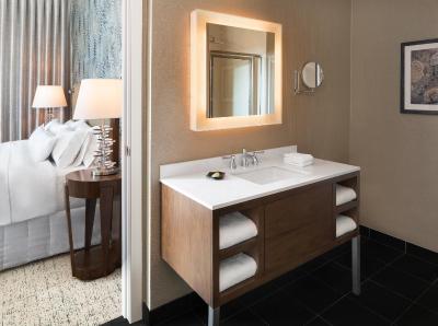 د وستین گراند وانکوور