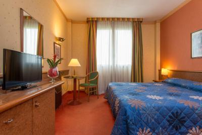 مدیتور هتل پمزیا