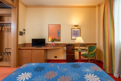 مدیتور هتل پمزیا