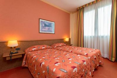 مدیتور هتل پمزیا