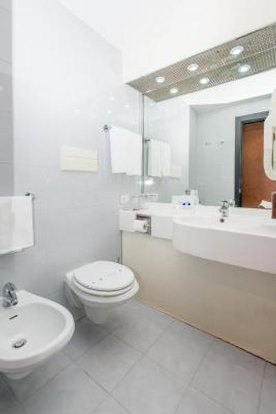 مدیتور هتل پمزیا