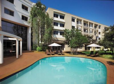 کورتیارد هتل ایستگات