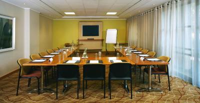 کورتیارد هتل ایستگات