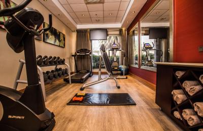 کورتیارد هتل ایستگات