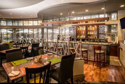 کورتیارد هتل ایستگات