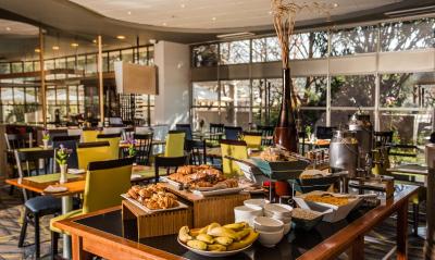 کورتیارد هتل ایستگات