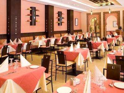 ایبیز اوارزازات سنتر هتل