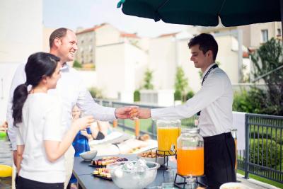 هتل باریر ل فوکتز پاریز